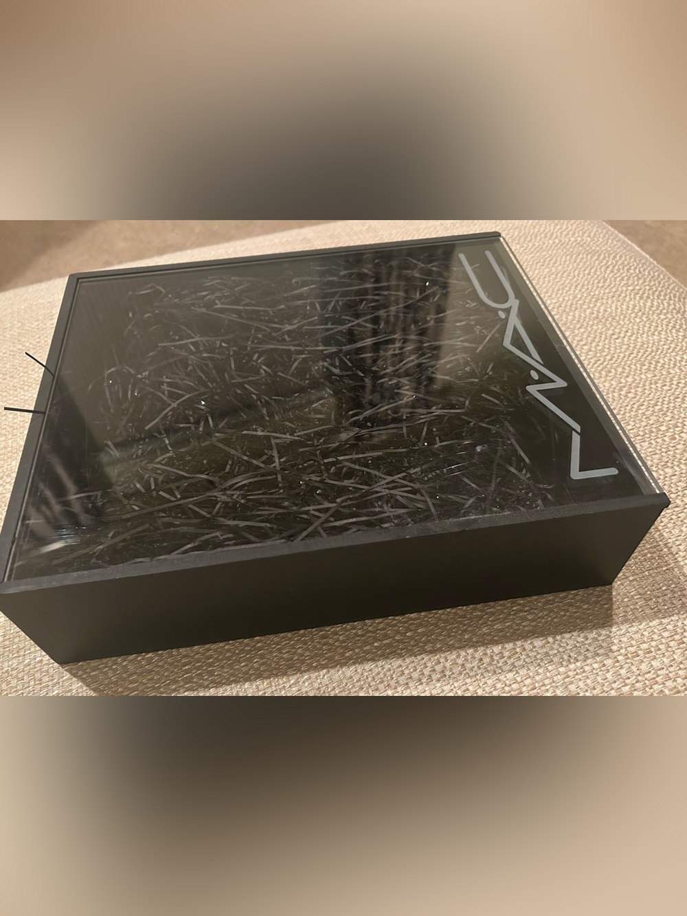 MAC Makeup Box New - Picture 2 of 6